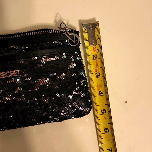 Victoria's Secret Sparkley Makeup Bag Cosmetic Bag with FREE Ring - Picture 7 of 8